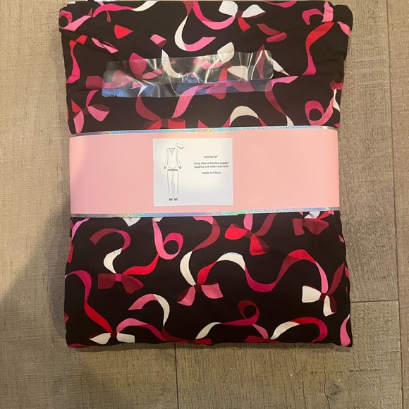 New Kate Spade pajamas with eye mask. XL - Picture 3 of 4